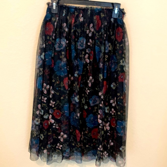 Fun Organza style print skirt. Disney by LC. 29” in length. Black with floral - Picture 2 of 6